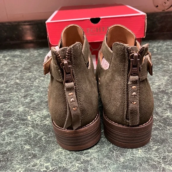 Sketchers olive green suede booties - Picture 6 of 8